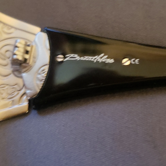 Oakley Breathless sunglasses w/ white oakley case - Picture 4 of 8